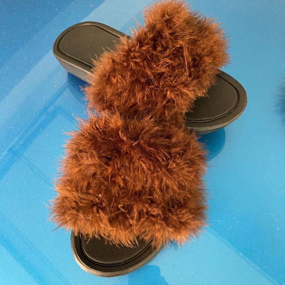 Faux fur slides